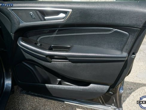 Used 2018 Ford Edge Titanium image 23