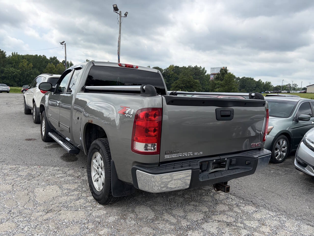 Used 2009 GMC Sierra 1500 W/T AWD/4WD image 4