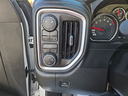 Used 2019 Chevrolet Silverado 1500 LT w/ Texas Edition image 11