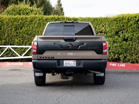 Used 2021 Nissan Titan PRO-4X w/ Pro-4x Convenience Package image 5