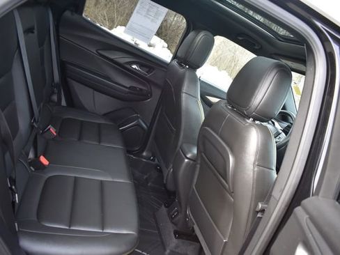 Used 2025 Chevrolet TrailBlazer ACTIV w/ Convenience Package FWD image 17