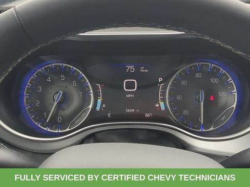 Used 2025 Chrysler Pacifica Limited FWD image 30