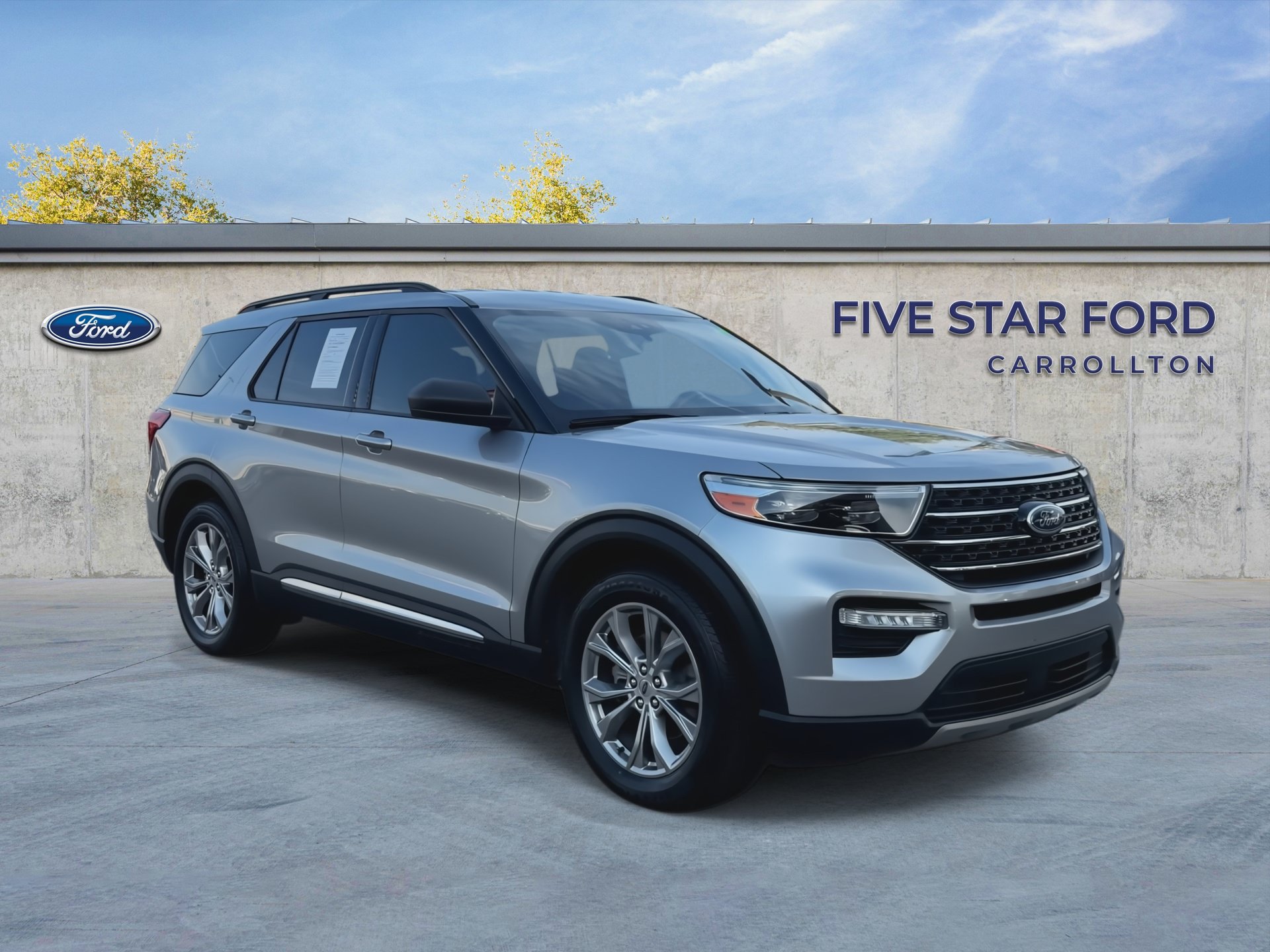 Certified 2021 Ford Explorer XLT w/ Equipment Group 202A RWD image 2
