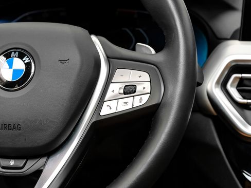 Used 2025 BMW X4 xDrive30i image 22