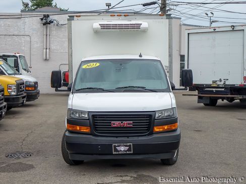 Used 2023 GMC Savana 3500 w/ Power Convenience Package RWD image 5