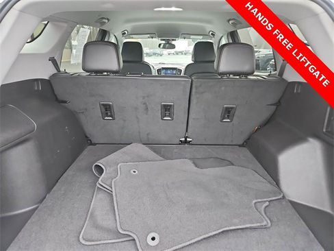 Used 2024 GMC Terrain SLT image 25