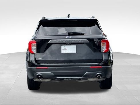 Used 2022 Ford Explorer XLT w/ Equipment Group 202A RWD image 4