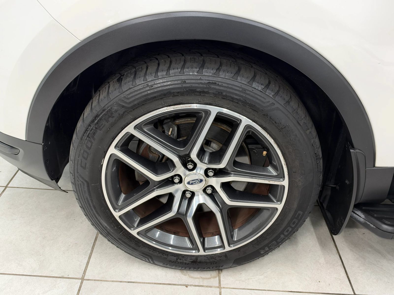 Used 2018 Ford Explorer Sport w/ Equipment Group 401A AWD/4WD image 41