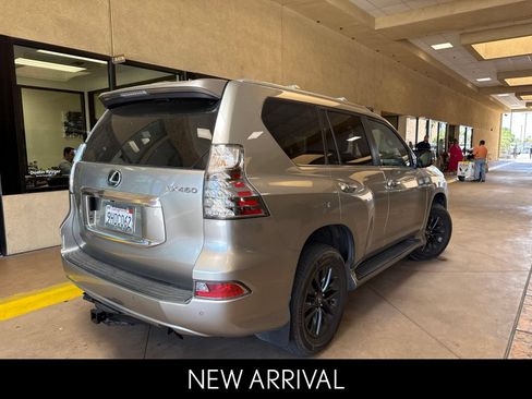 Used 2023 Lexus GX 460 Premium w/ Premium Package AWD/4WD image 3