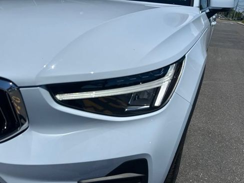 Used 2025 Volvo XC40 B5 Core AWD/4WD image 8