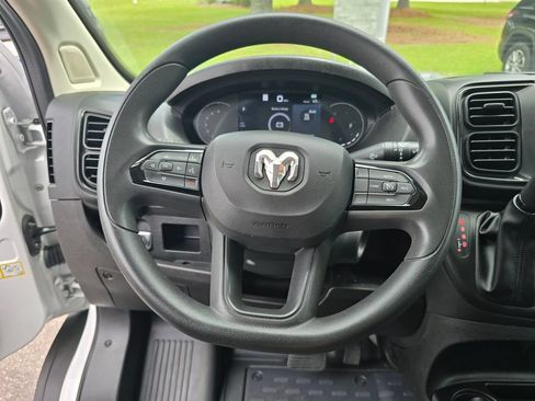 Used 2023 RAM ProMaster 2500 w/ Driver Convenience Group FWD image 14