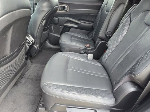 Used 2021 Kia Sorento SX Prestige image 29