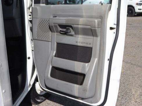 Used 2016 Ford E-450 and Econoline 450 Super Duty w/ Power Windows & Locks Group RWD image 34