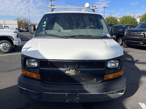 Used 2015 Chevrolet Express 3500 Extended image 2