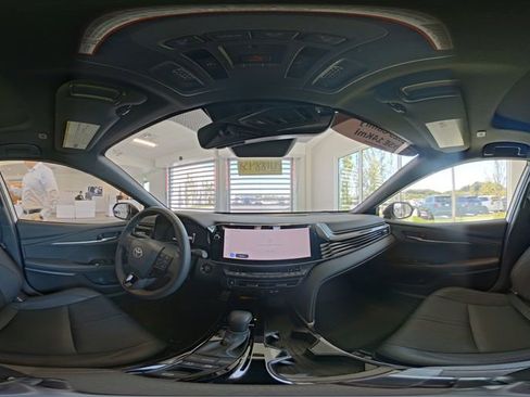 Used 2025 Toyota Camry XSE FWD image 8