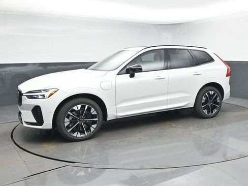 New 2026 Volvo XC60 T8 Plus w/ Protection Package Premier image 4