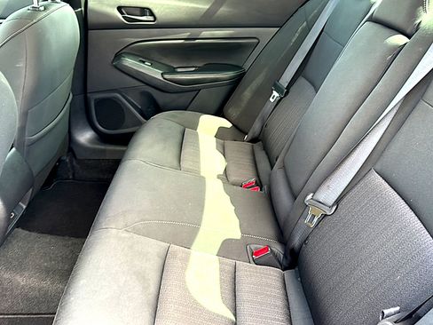 Used 2024 Nissan Altima 2.5 SV w/ SV Premium Package FWD image 19