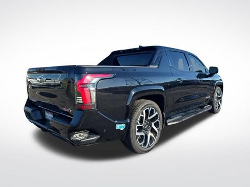 Used 2024 Chevrolet Silverado EV RST AWD/4WD image 4