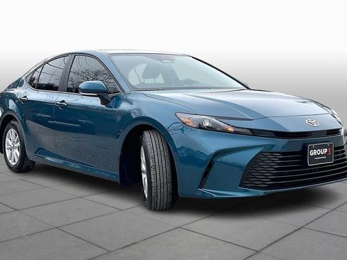 Used 2026 Toyota Camry LE image 3