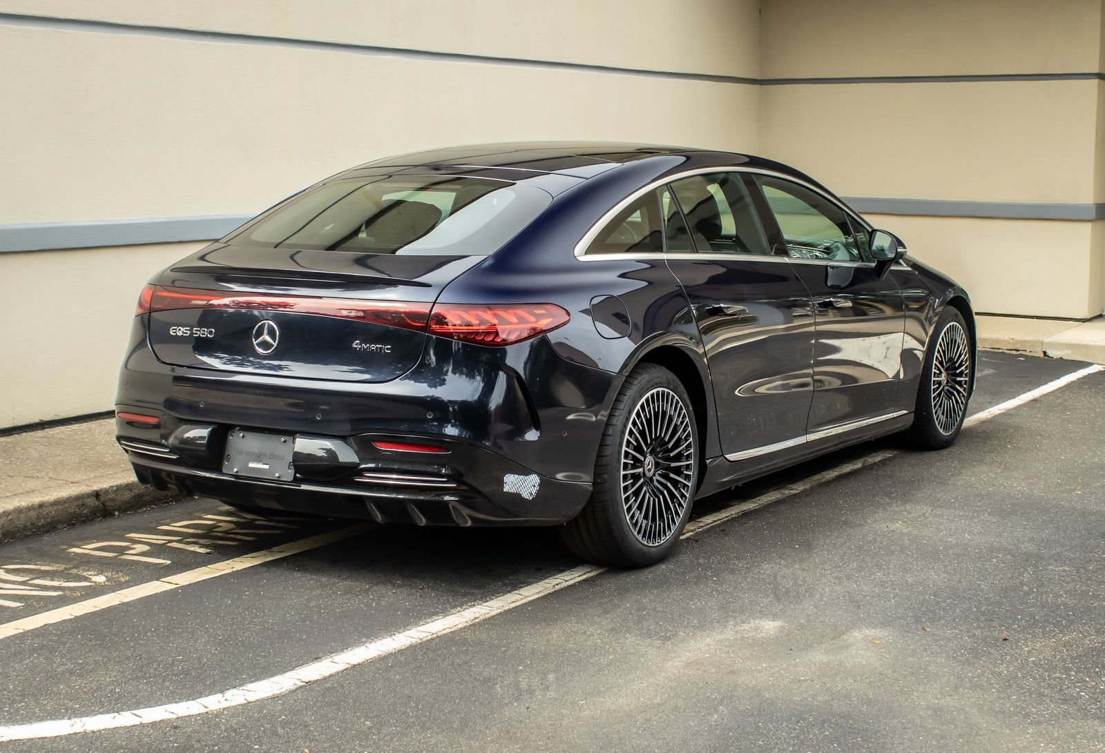 Used 2023 Mercedes-Benz EQS 580 4MATIC Sedan image 7