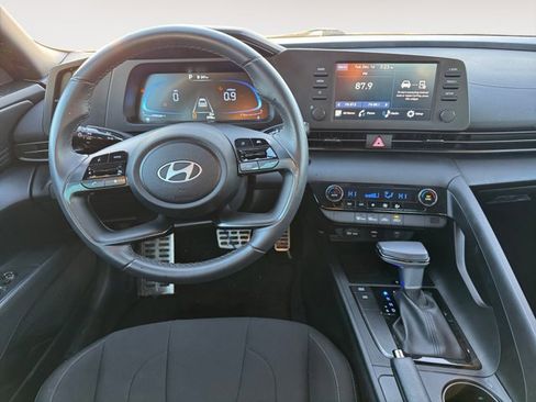 Certified 2025 Hyundai Elantra Sport image 10