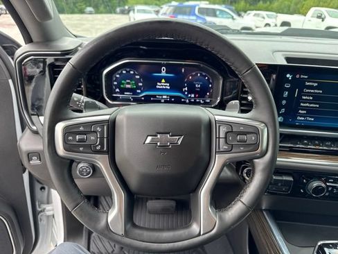 Used 2024 Chevrolet Silverado 1500 LT Trail Boss w/ Convenience Package II AWD/4WD image 15