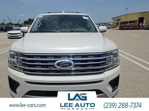 Used 2018 Ford Expedition XLT w/ Equipment Group 202A RWD image 3