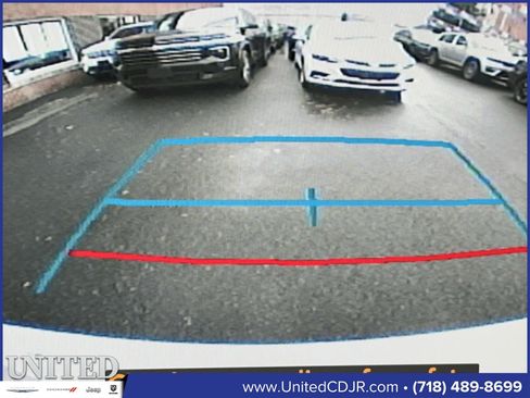 Used 2024 Toyota Highlander XLE image 30