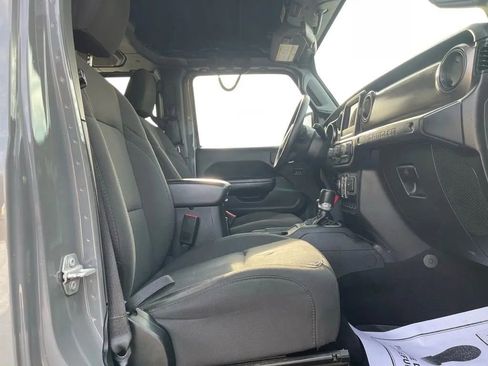 Used 2019 Jeep Wrangler Unlimited Sport S AWD/4WD image 19