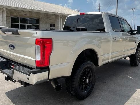 Used 2017 Ford F250 Lariat w/ Lariat Value Package AWD/4WD image 3