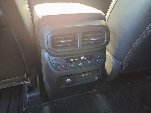 Used 2025 Honda Pilot Black Edition image 16