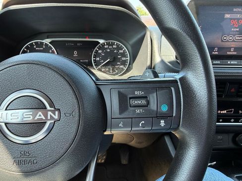 Used 2022 Nissan Rogue SV FWD image 22