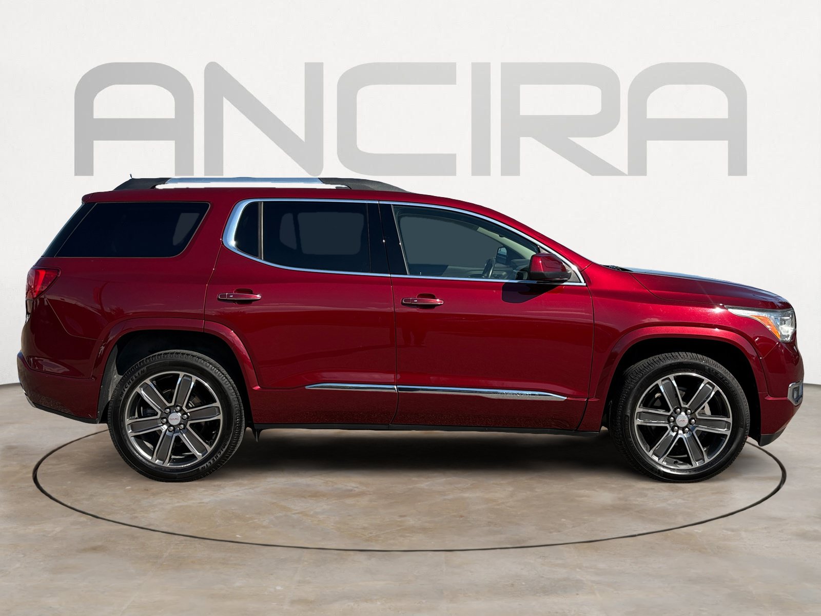 Used 2017 GMC Acadia Denali w/ Technology Package FWD image 10