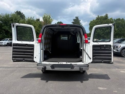 Used 2025 GMC Savana 2500 w/ Driver Convenience Package RWD image 7