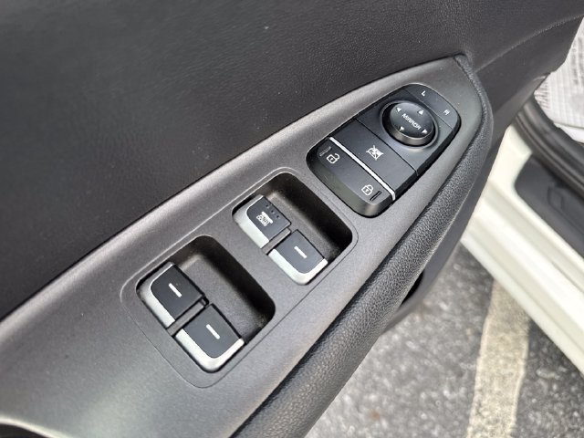 Used 2017 Kia Optima LX FWD image 12