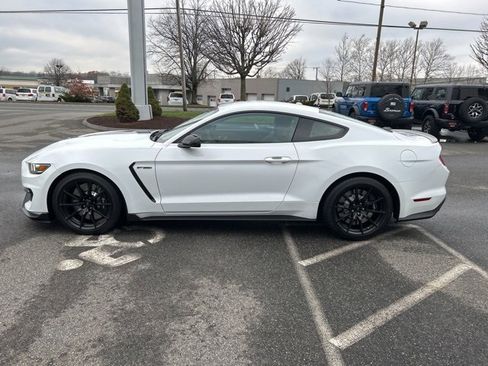 Used 2016 Ford Mustang Shelby GT350 w/ Technology Package image 4