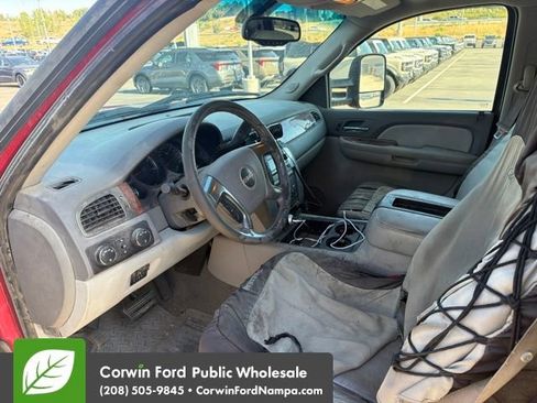 Used 2007 GMC Sierra 2500 SLT w/ Z71 Off-Road Package AWD/4WD image 12