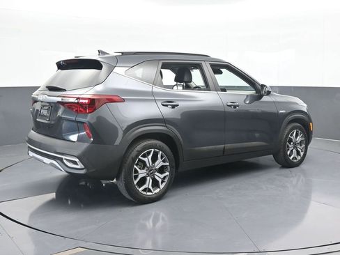 Used 2022 Kia Seltos EX image 6