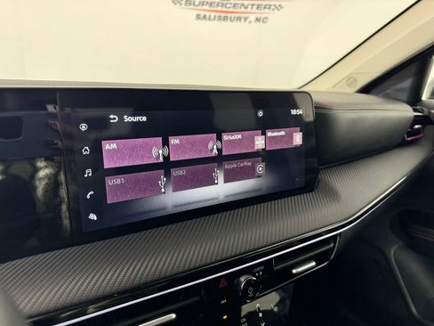 Used 2025 Nissan Kicks SR w/ SR Premium Package image 16