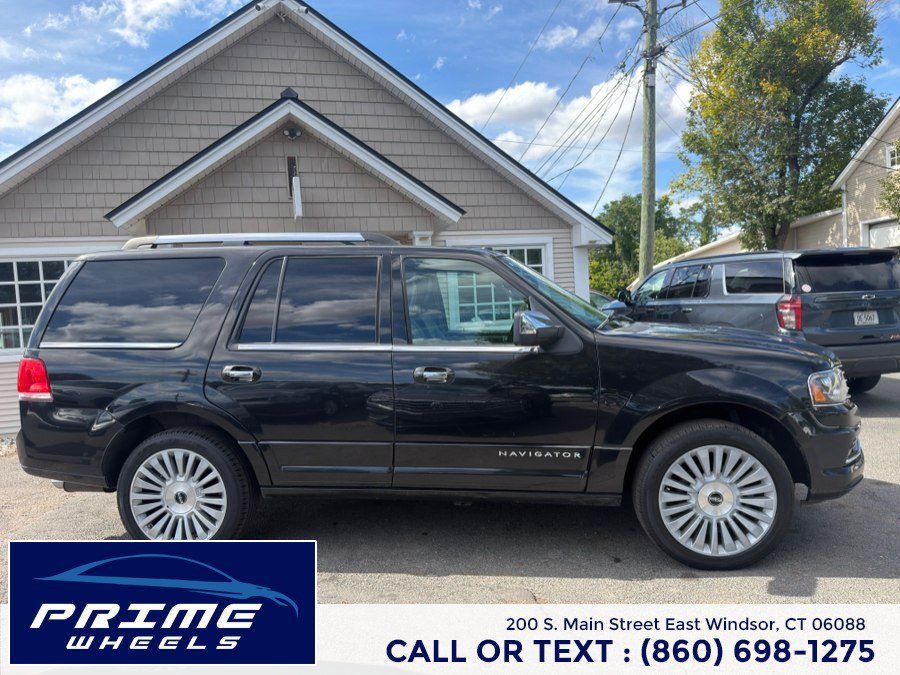 Used 2015 Lincoln Navigator 2WD image 8