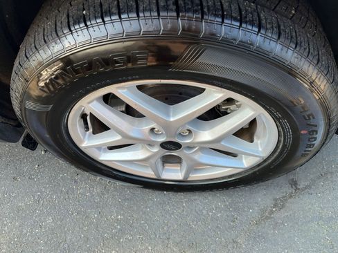 Used 2024 Ford Edge SEL image 30