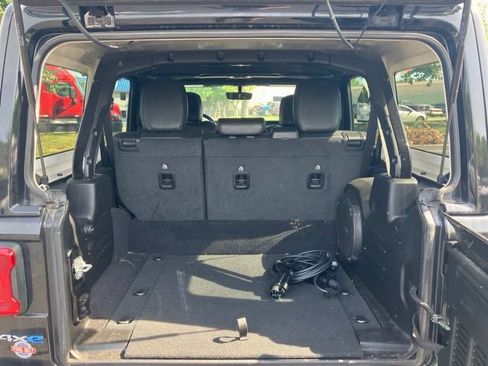 Used 2023 Jeep Wrangler Unlimited Sahara w/ Cold Weather Group AWD/4WD image 20