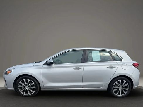Used 2019 Hyundai Elantra GT FWD image 8