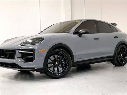 Used 2024 Porsche Cayenne Turbo GT image 3
