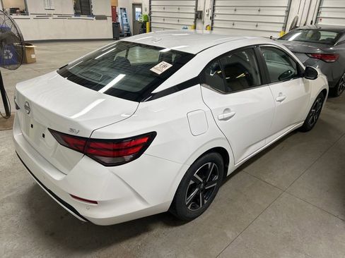 Used 2024 Nissan Sentra SV image 6