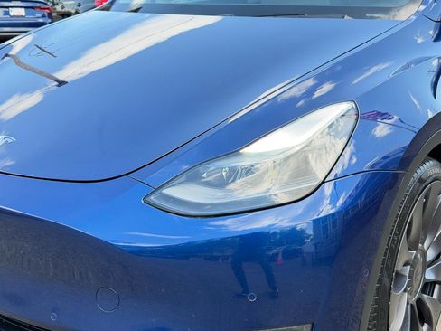 Used 2021 Tesla Model Y Performance AWD/4WD image 9