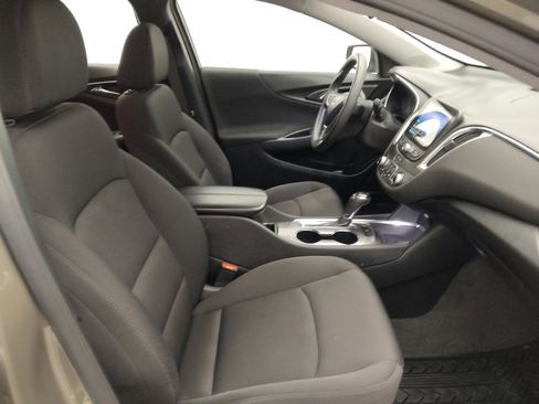Used 2020 Chevrolet Malibu LT FWD image 21