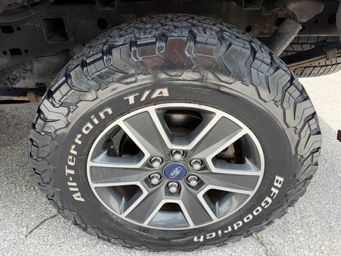 Used 2015 Ford F150 XLT w/ Equipment Group 302A Luxury AWD/4WD image 32