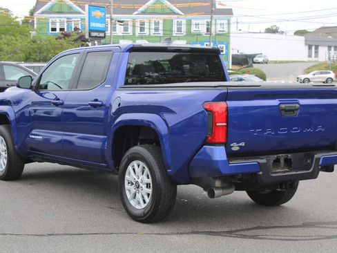 Used 2025 Toyota Tacoma SR5 AWD/4WD image 5