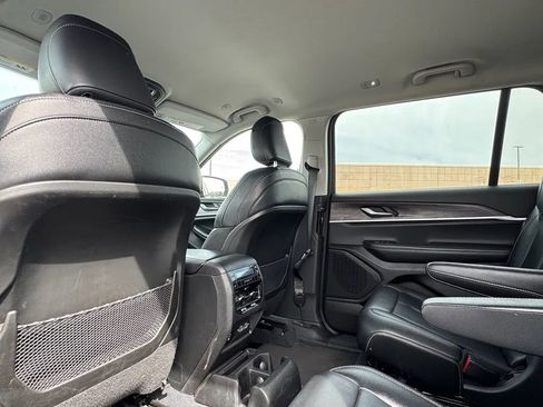 Used 2023 Jeep Grand Cherokee L Limited image 29